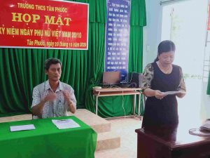Bà Đinh Kim Thân phát biểu đại diện cho chị em phụ nữ